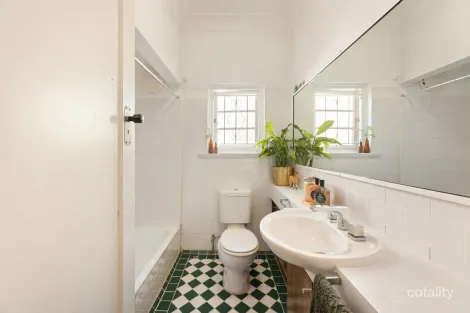 Property photo of 2/30 Rialto Street Coorparoo QLD 4151