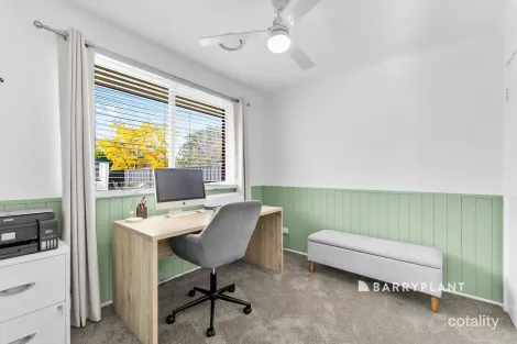 Property photo of 2 Melaleuca Court Berwick VIC 3806