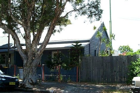 13 Cameron St, Hamilton, NSW 2303