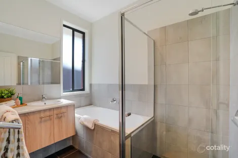 Property photo of 2 Paris Street Angle Vale SA 5117