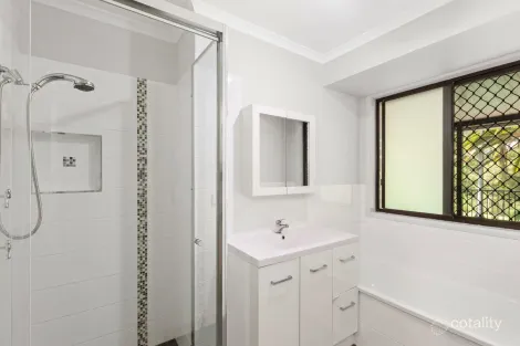 Property photo of 23 Illawong Way Karana Downs QLD 4306