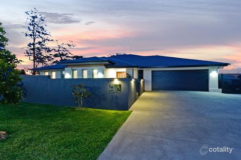 Property photo of 29 Seeana Crescent Bridgeman Downs QLD 4035