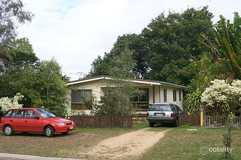 6 Arvon Ave, Beachmere, QLD 4510