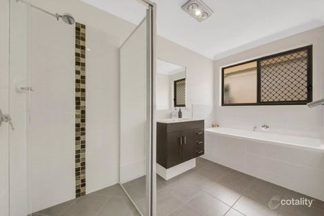 Property photo of 32 Jardine Crescent Boyne Island QLD 4680