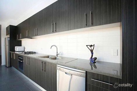 Property photo of 5/12-20 Broadway Caroline Springs VIC 3023