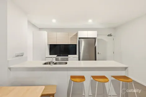 3211/1-7 WATERFORD CT, BUNDALL, QLD 4217