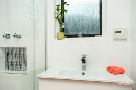 Property photo of 10 Collins Parade Hackham SA 5163