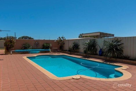 Property photo of 8 Avalon Court Woorree WA 6530