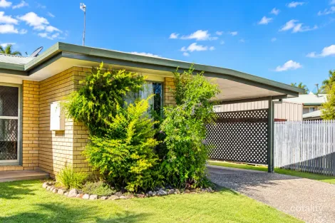 2/4 Hatte St, Norman Gardens, QLD 4701
