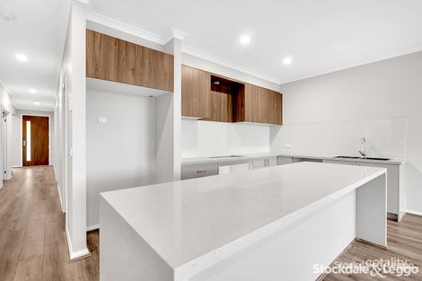 Property photo of 7 Elvire Road Craigieburn VIC 3064