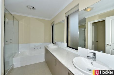 Property photo of 11 Endeavour Circle Wannanup WA 6210