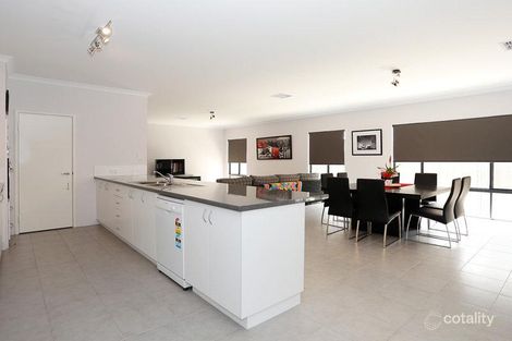 28 Alnwick Turn, Landsdale, WA 6065