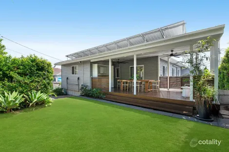 Property photo of 13 Ogilvie Street Wynnum QLD 4178