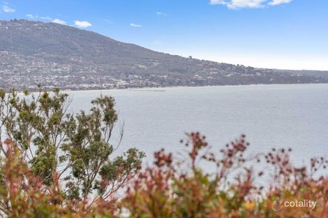 102 Bradford Rd, Mount Martha, VIC 3934