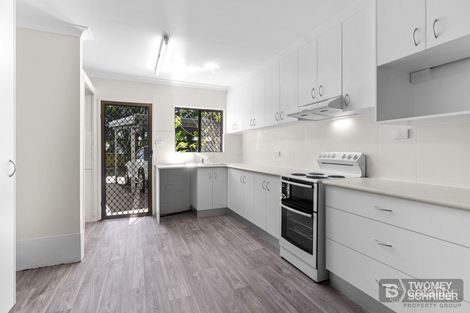 75 Boland St, Westcourt, QLD 4870