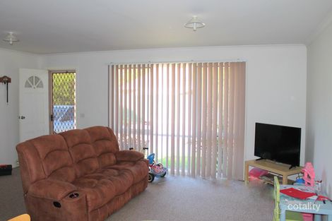 Property photo of 22 Warren Close Narre Warren VIC 3805