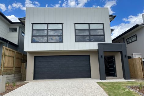 8 Norwich Cres, Pallara, QLD 4110