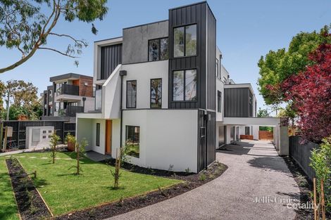 Property photo of 2/121 Mitcham Road Donvale VIC 3111