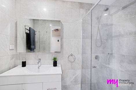 Property photo of 18 Braemar Avenue St Andrews NSW 2566