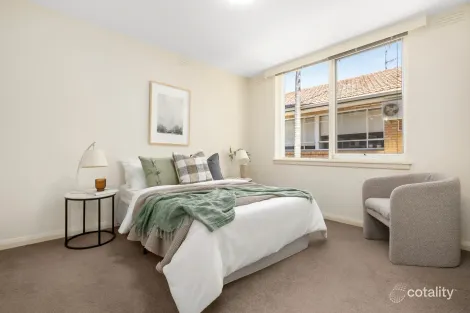 Property photo of 1/76 Mathoura Road Toorak VIC 3142