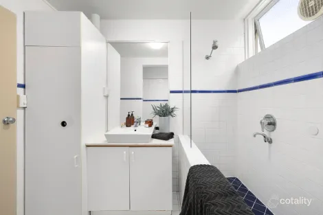 Property photo of 1/76 Mathoura Road Toorak VIC 3142