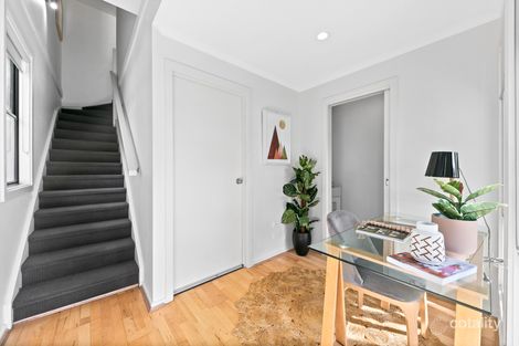 Property photo of 34 Alexander Circuit Craigieburn VIC 3064