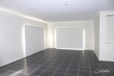 Property photo of 18 St Gwinear Lane Cranbourne North VIC 3977