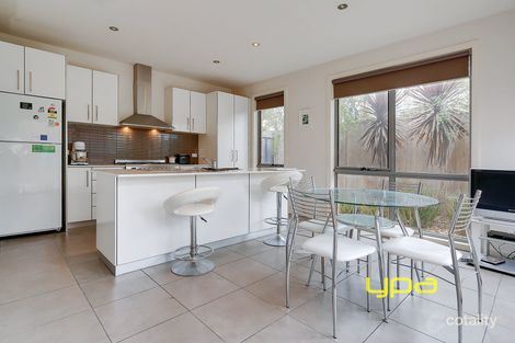 Property photo of 2/2A Queens Court Werribee VIC 3030