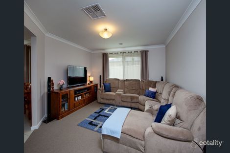 Property photo of 13 Craig Circuit Leneva VIC 3691