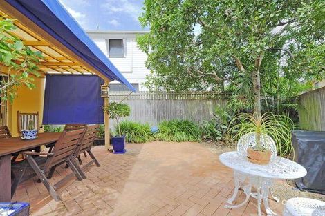 Property photo of 4/7 Kent Street Coorparoo QLD 4151