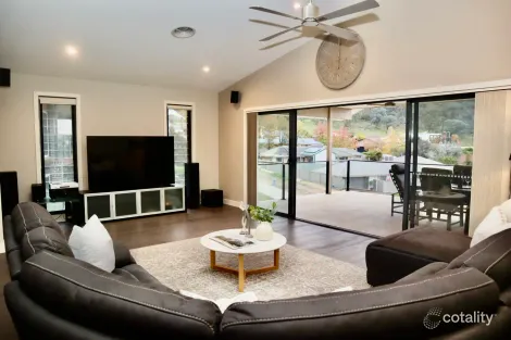 Property photo of 84 Chad Terrace Glenroy NSW 2640