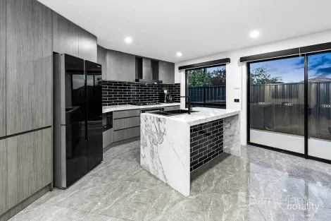 Property photo of 5A Halifax Close St Albans VIC 3021