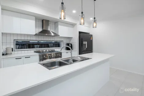 Property photo of 7 Ambrose Street Chambers Flat QLD 4133