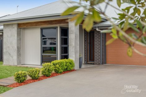 Property photo of 5 Fairweather Boulevard Highfields QLD 4352