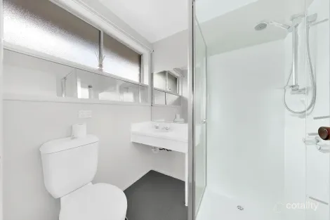 Property photo of 17 Galilee Crescent Mill Park VIC 3082