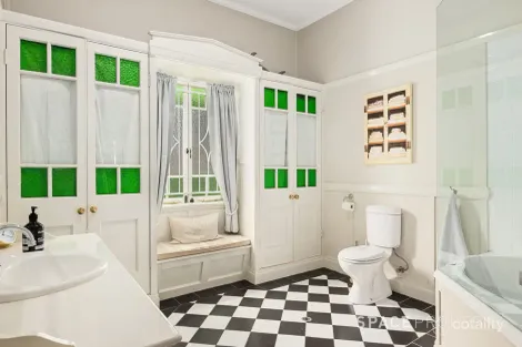 Property photo of 9 Royal Avenue Spring Hill QLD 4000