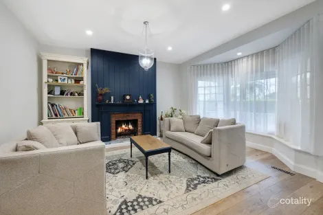 Property photo of 4 Radnor Court Mount Dandenong VIC 3767