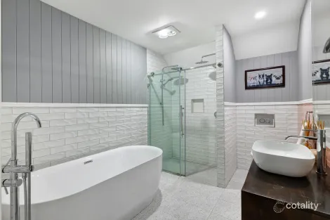 Property photo of 4 Radnor Court Mount Dandenong VIC 3767