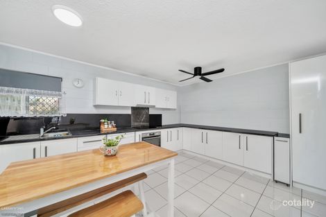 Property photo of 2/15 Pioneer Street Manoora QLD 4870