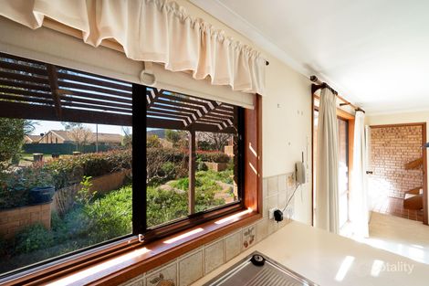 Property photo of 10/10 Ashby Circuit Kambah ACT 2902
