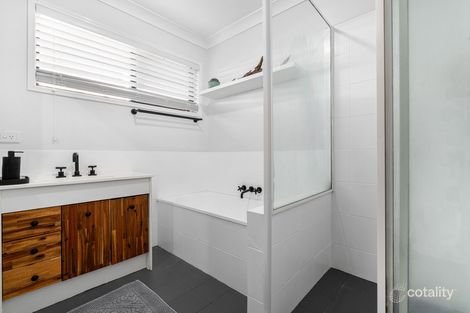 Property photo of 10 Tulip Street Wynnum QLD 4178