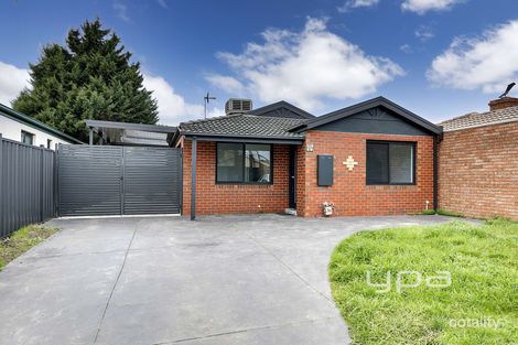 Property photo of 14 Sutherland Way Roxburgh Park VIC 3064