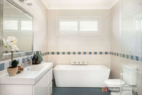 Property photo of 30 Kamilaroy Road West Pymble NSW 2073
