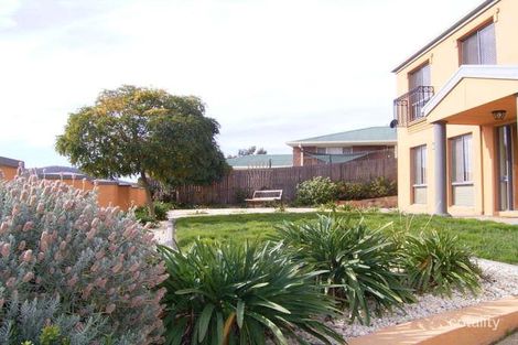 Property photo of 14 English Grove Jerrabomberra NSW 2619