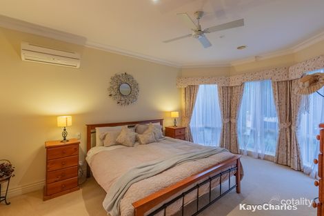 Property photo of 35 Grange Circuit Beaconsfield VIC 3807