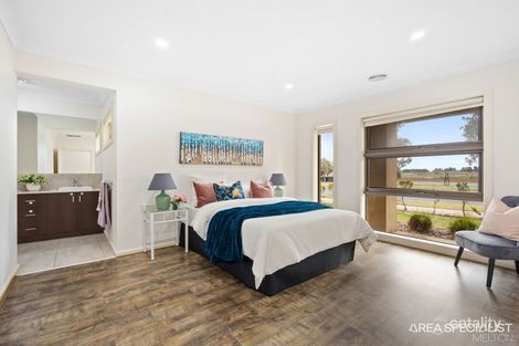 Property photo of 46 Bromley Circuit Thornhill Park VIC 3335
