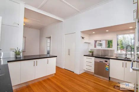 Property photo of 10 Marvin Street Eastern Heights QLD 4305