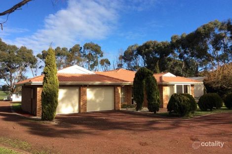 812 Hopkins Hwy, Grassmere, VIC 3281