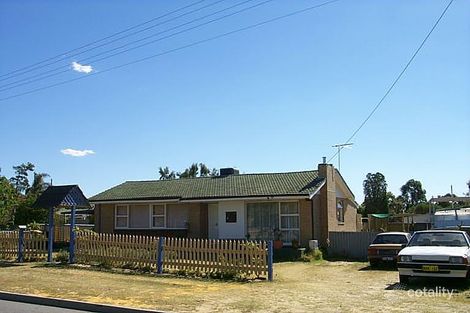 Property photo of 22 Hambledon Crescent Armadale WA 6112