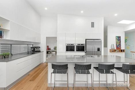 8 Air Ave, Bulli, NSW 2516